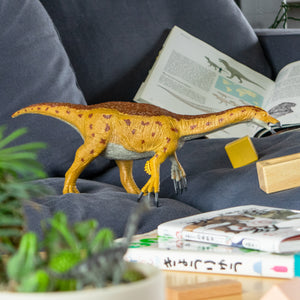 
                  
                    Load image into Gallery viewer, Therizinosaurus Vinyl Model
                  
                