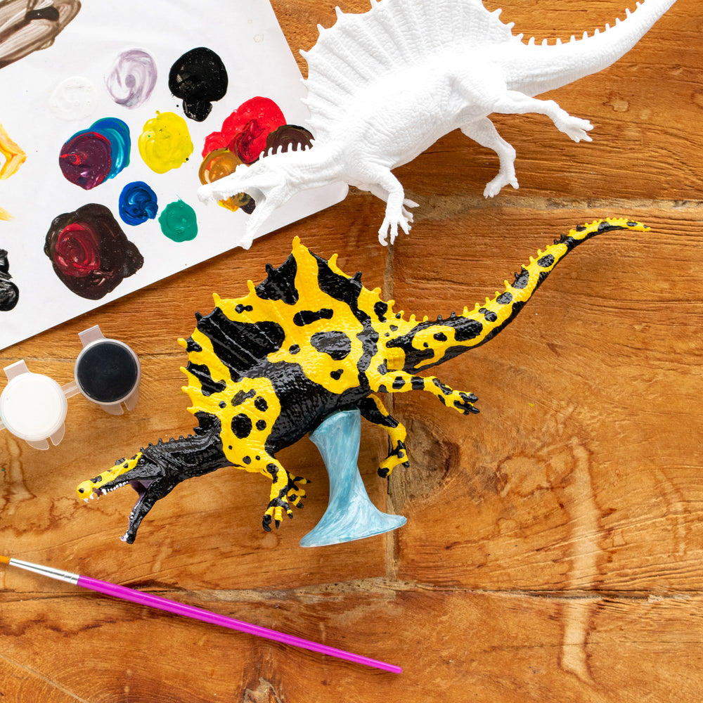 
                  
                    Load image into Gallery viewer, Triceratops Paint Model
                  
                