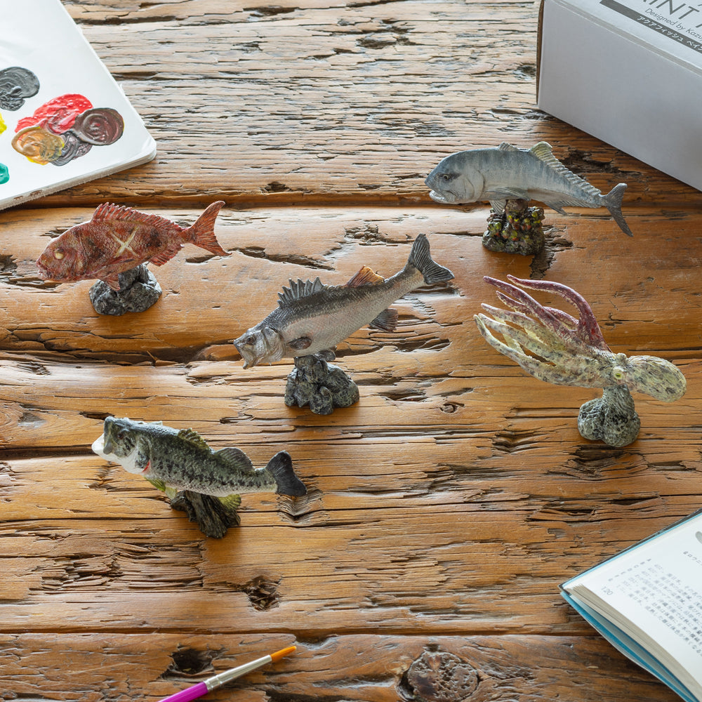 
                  
                    Load image into Gallery viewer, Mini Aqua Fish Paint Model Box_01
                  
                