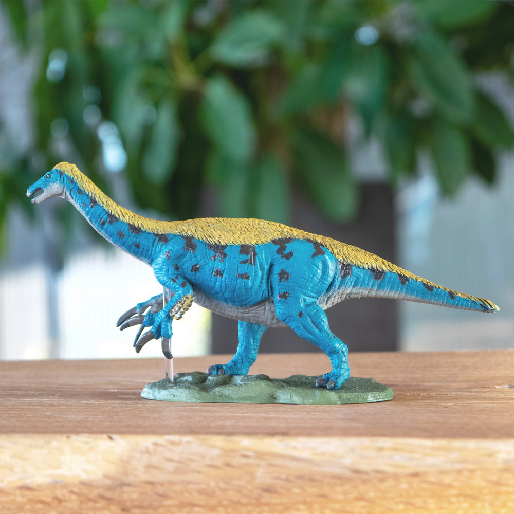 
                  
                    Load image into Gallery viewer, Therizinosaurus Soft Model
                  
                